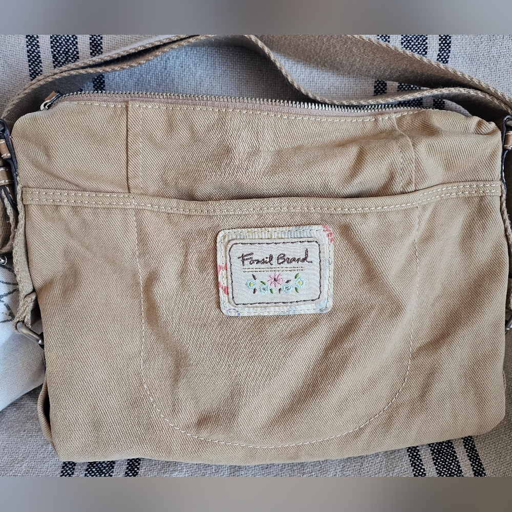 EUC Fossil Cute tan corduroy and canvas fossil bag with adjustable strap